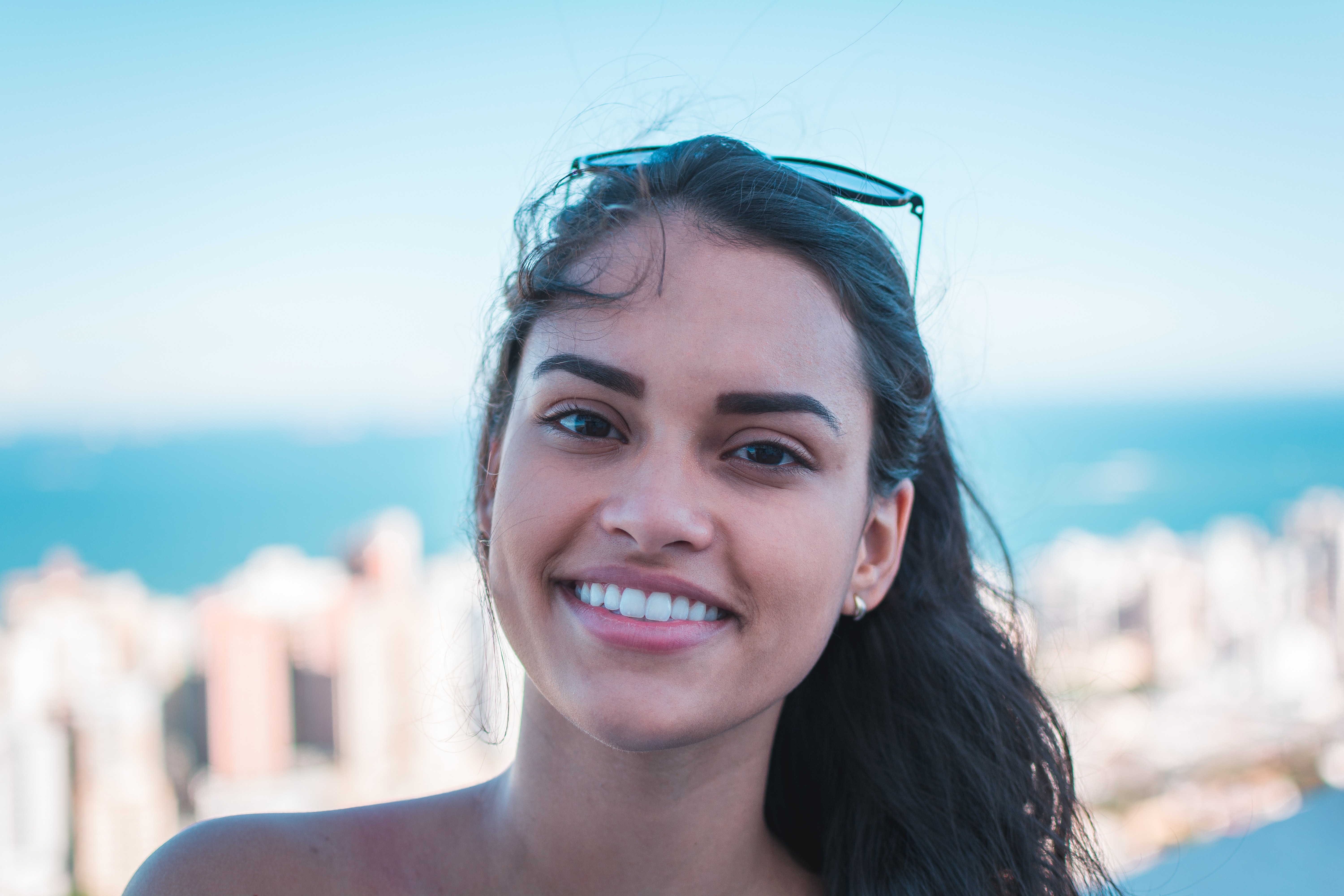 nasmejana devojka