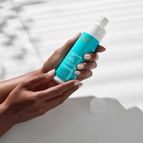 Moroccanoil Volumizing Mist sprej za volumen kose (7) Moroccanoil Volumizing Mist sprej za volumen kose (7)