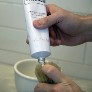 Proraso krema u tubi za brijanje osetljive kože 150ml Proraso krema u tubi za brijanje osetljive kože 150ml