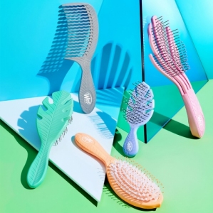 Wet brush eko cetka sa kokosovim uljem za sjaj kose Wet brush eko cetka sa kokosovim uljem za sjaj kose